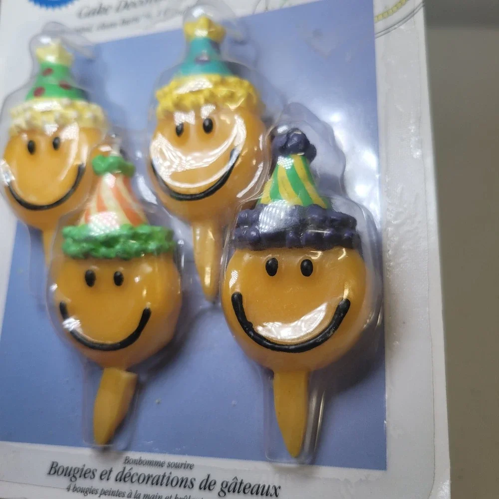 Wilton Smiley Face Birthday Cake Candles Handpainted Party Decorations 4 Count‎